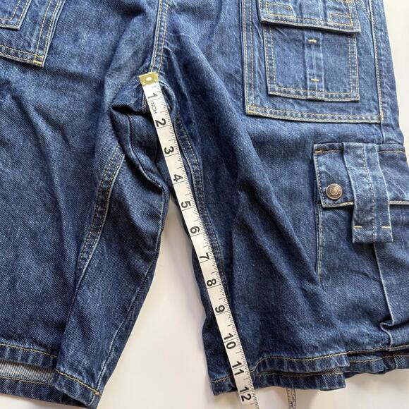 We The Free - Reina Denim Cargo Shorts. Size Small - Picture 7 of 9